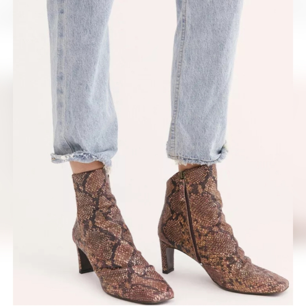 Free People Cybill Boots Ankle Tan Smooth Slouchy Leather Size 38 EU 7.5/8 US